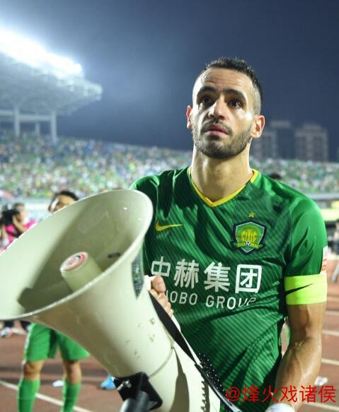 从球场到荧屏:国安名将奥古斯托退役后首任评论员,球迷点赞精彩 从球场到荧屏:国安名将奥古斯托退役后首任评论员,球迷点赞精彩