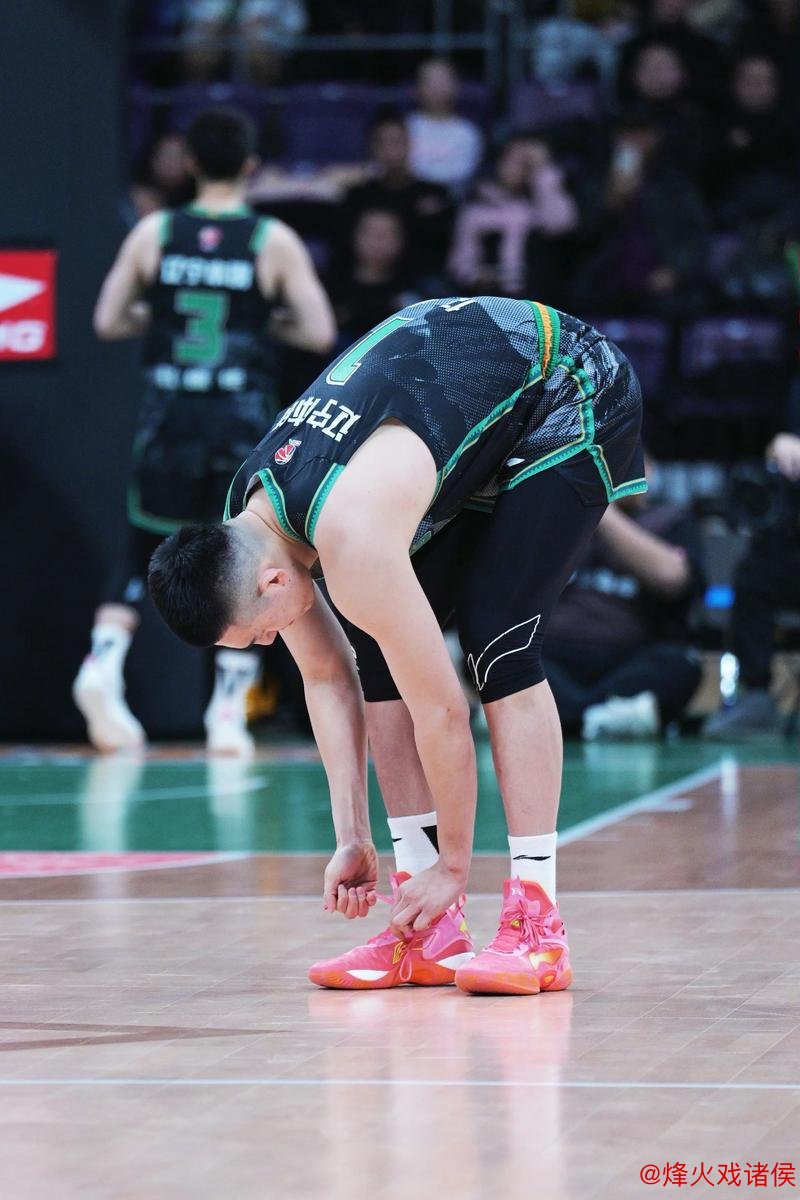 付豪17+11张镇麟13分 辽宁五人得分上双轻松战胜四川