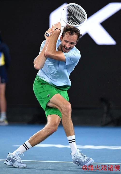 澳网第三日:梅德韦德夫逆转过关,卢布列夫首轮出局 澳网第三日:梅德韦德夫逆转过关,卢布列夫首轮出局
