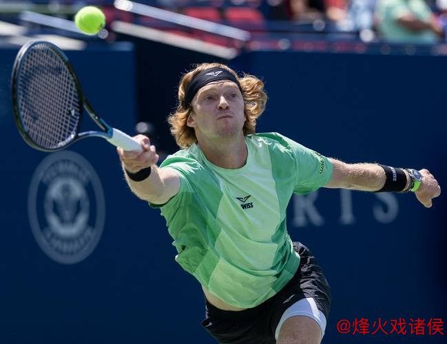 澳网第三日:梅德韦德夫逆转过关,卢布列夫首轮出局 澳网第三日:梅德韦德夫逆转过关,卢布列夫首轮出局