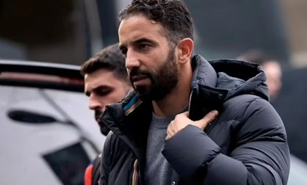 开云体育 阿莫林执教曼联11场联赛 3胜2平6负排名联赛13位