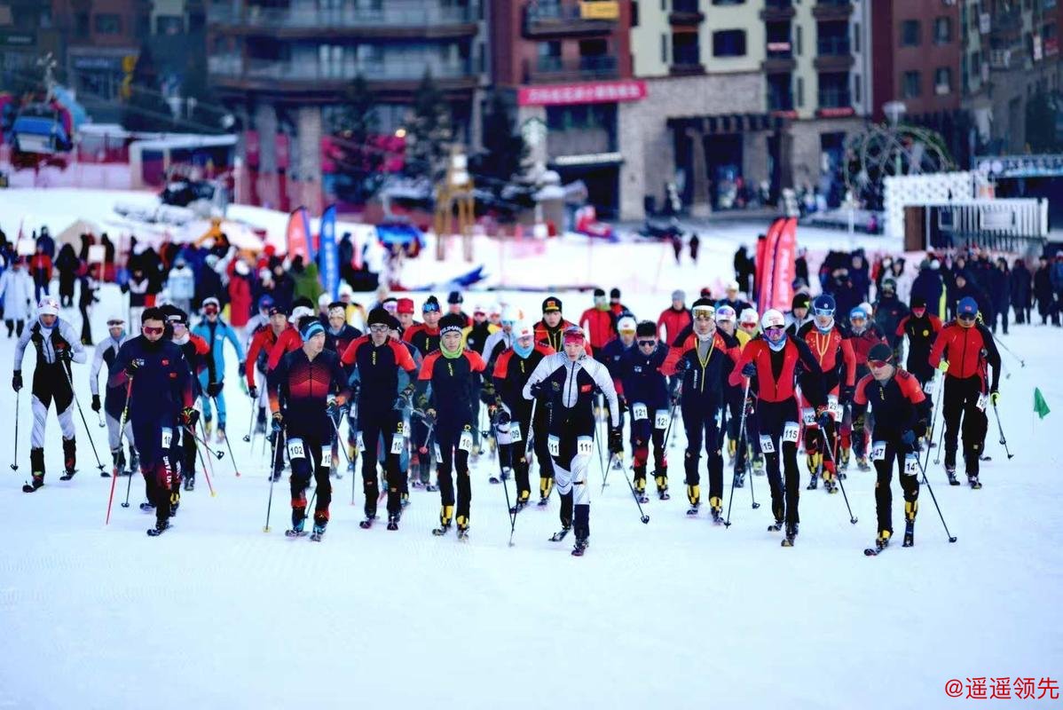全国大学生滑雪挑战赛总决赛在松花湖举行