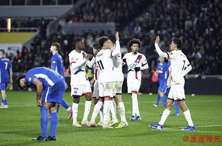 法甲-杜埃双响拉莫斯破门 大巴黎6-1大胜圣埃蒂安